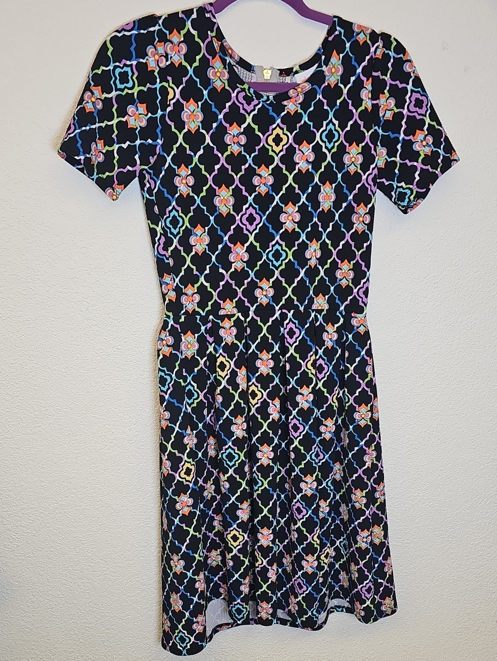 LuLaRoe Black Short Sleeve Dress Pleated Geometric Print Small/Med Fit NWOT